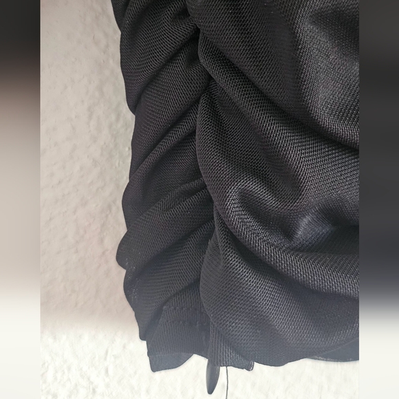 Black Long Sleeve Ruched Top - Picture 6 of 8